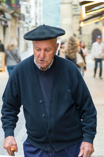 20160601_210658 D4S.jpg - Elderly man, Old Town, San Sebastion